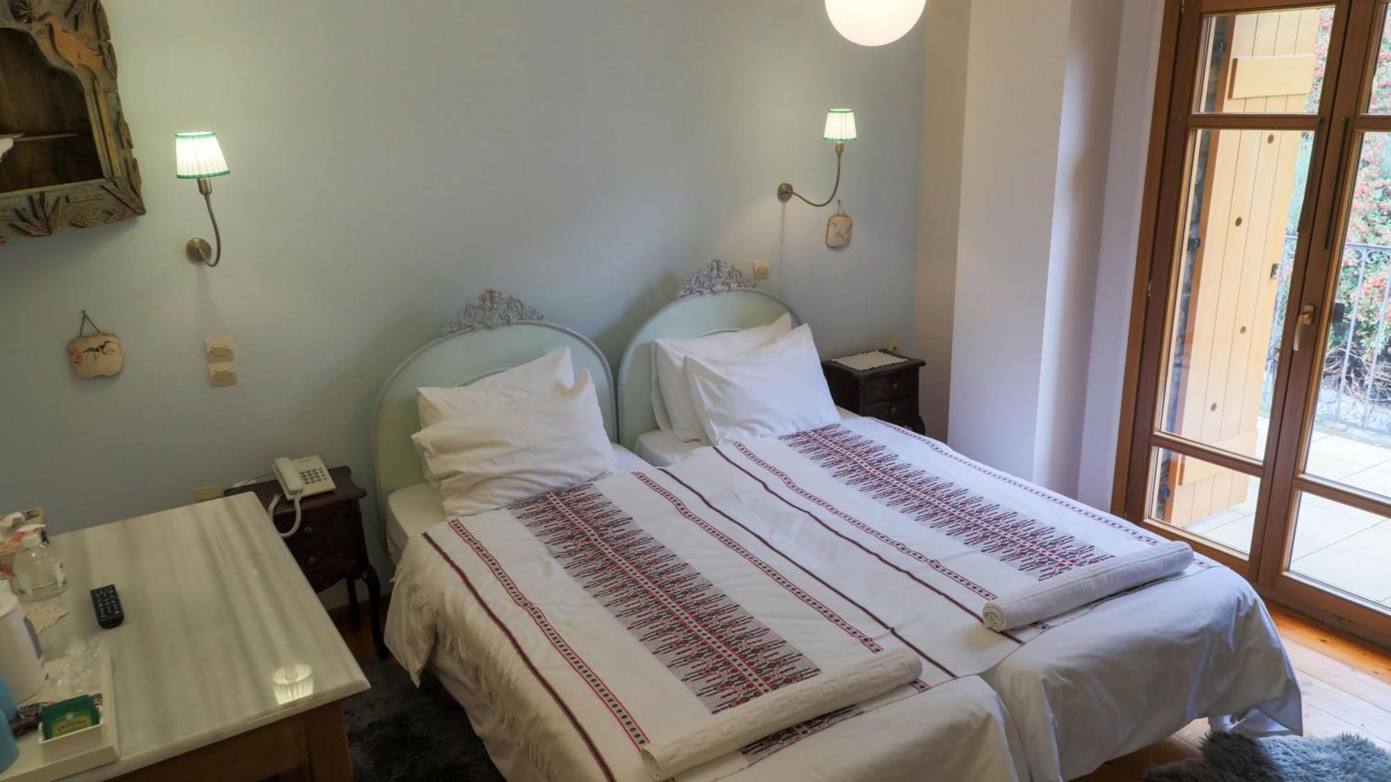 Hotel Papanikola Piána Buitenkant foto