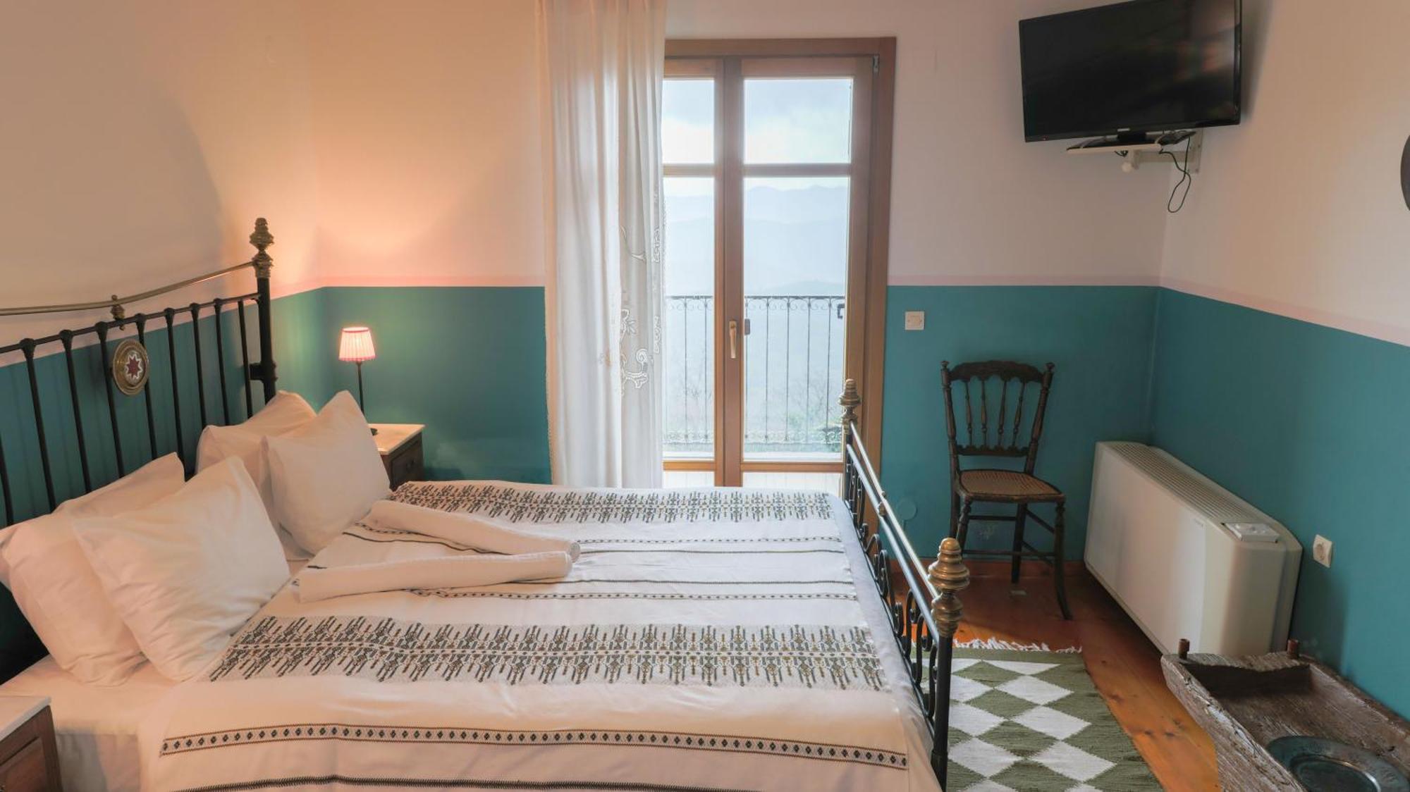 Hotel Papanikola Piána Buitenkant foto